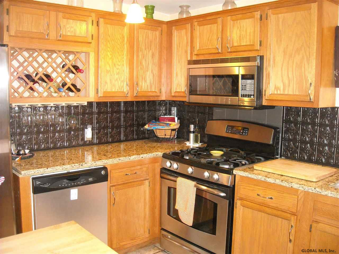 134 Manchester Road Schenectady, NY 12304 - Photo 10 of 25 Photo 10