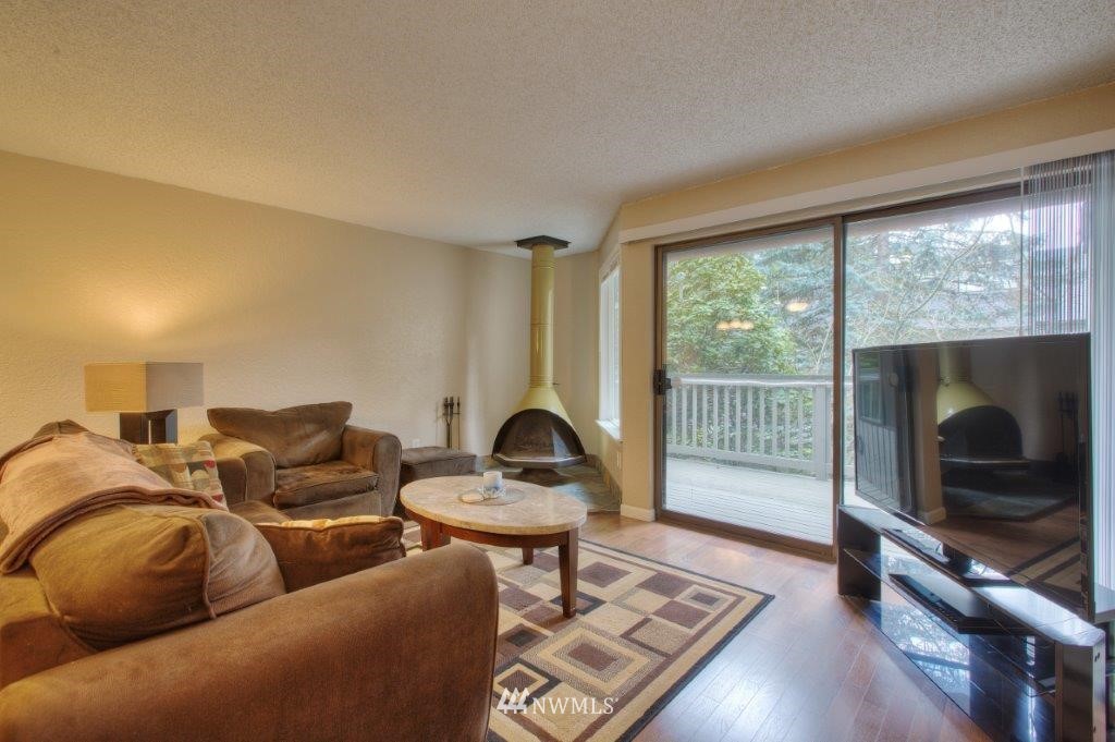 1850 Grant Avenue South, Unit E2 Renton, WA 98055 - Photo 6 of 14 Gallery Image 6