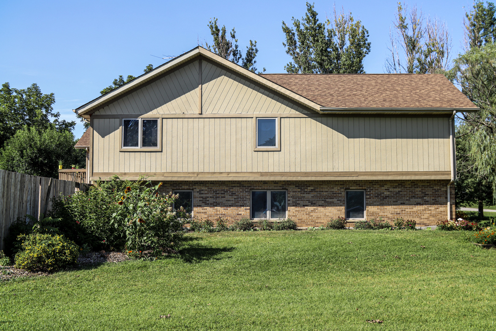 10319 Ridge Lane Marengo, IL 60152 - Photo 3 of 30