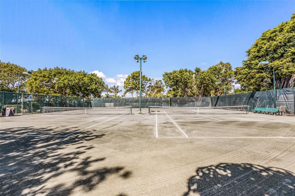 1425 Gulf Of Mexico Drive, Unit 408 Longboat Key, FL 34228 - Photo 37 of 45