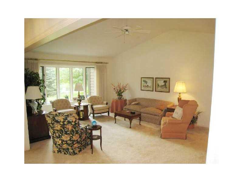 7457 Longleat Road Indianapolis, IN 46240 - Photo 3 of 15 Gallery Image 3