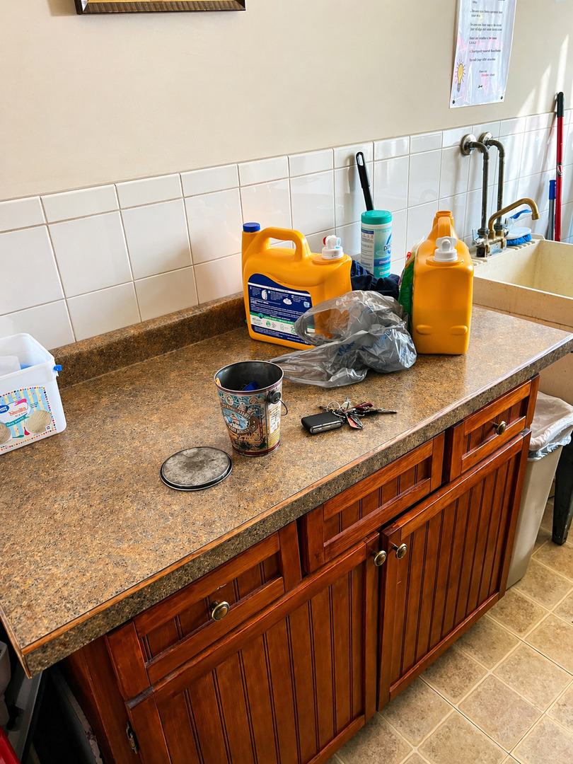 269 7th Street Wheeling, IL 60090 - Photo 22 of 30 a bathroom with a sink and a mirror