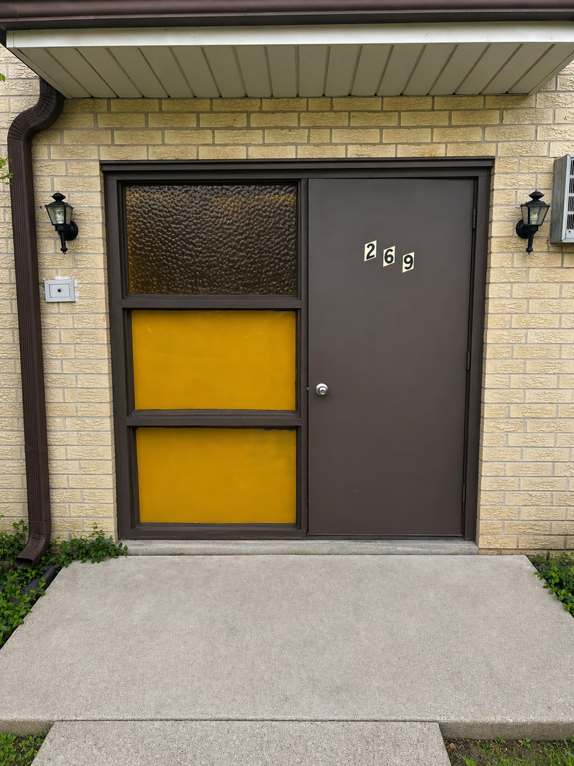 269 7th Street Wheeling, IL 60090 - Photo 25 of 30 a view of a garage door