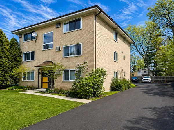 $1,150,000 | 269 7th Street, Wheeling, IL 60090