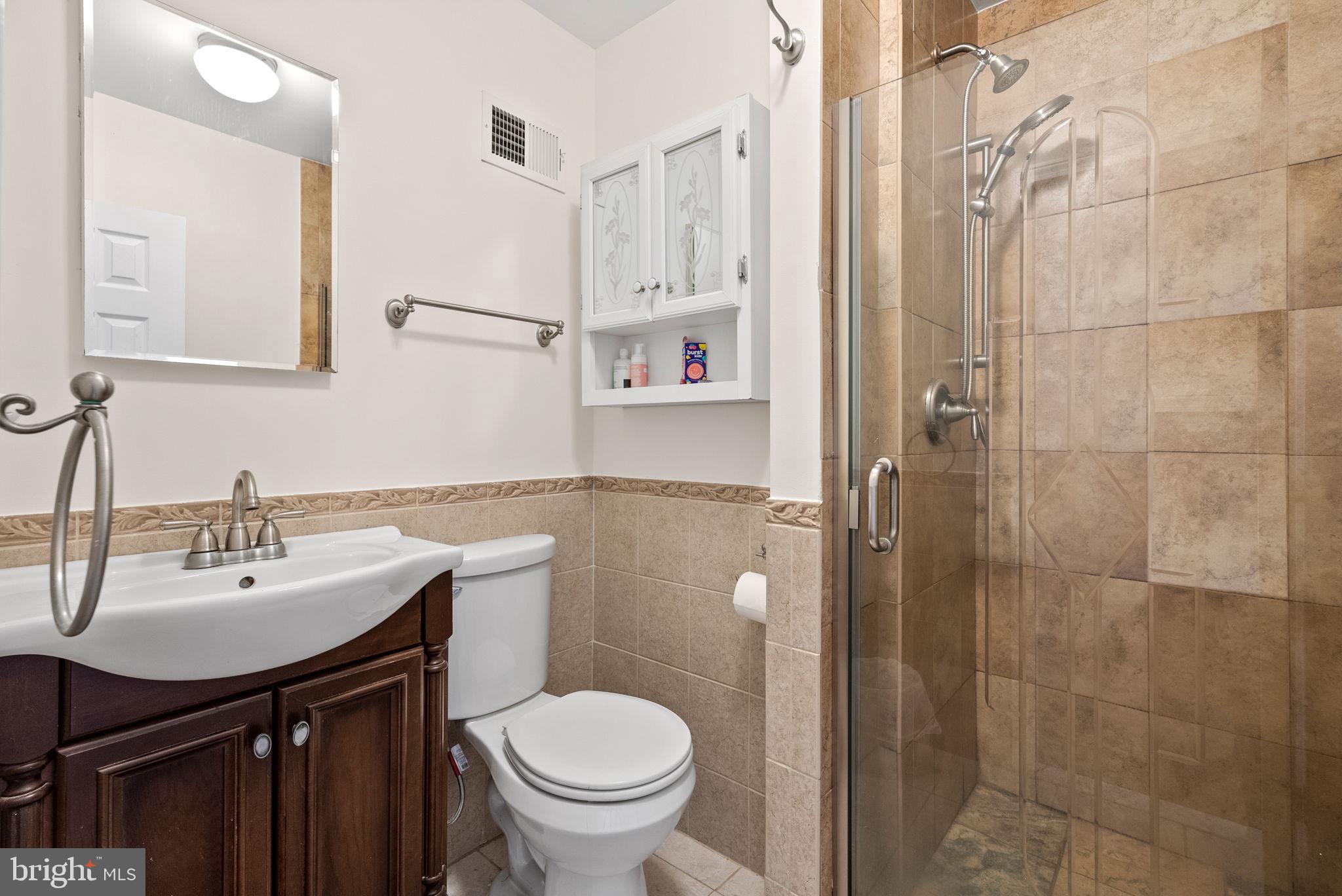 2269 Mt Tabor Road Gambrills, MD 21054 - Photo 17 of 39 Bathroom #1, Owners Bathroom.