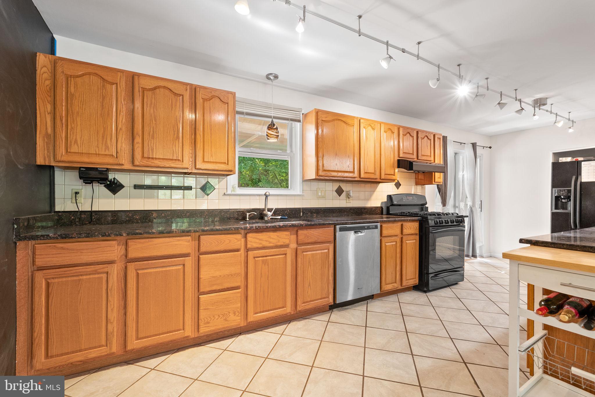 2269 Mt Tabor Road Gambrills, MD 21054 - Photo 8 of 39 Gourmet kitchen. . Granite countertops