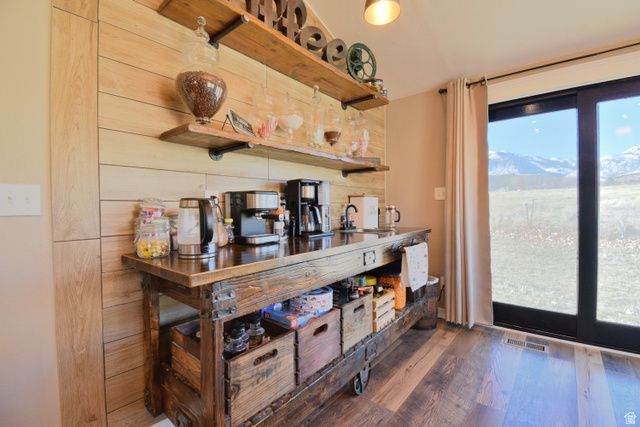 656 South Bullion Canyon Road Marysvale, UT 84750 - Photo 18 of 57 Built in coffee bar, complete with a functioning sink