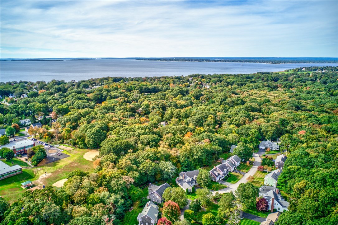 10 Woodhaven Road Barrington, RI 02806 - Photo 3 of 34