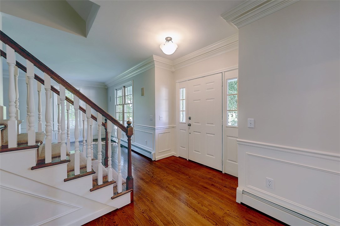 10 Woodhaven Road Barrington, RI 02806 - Photo 4 of 34