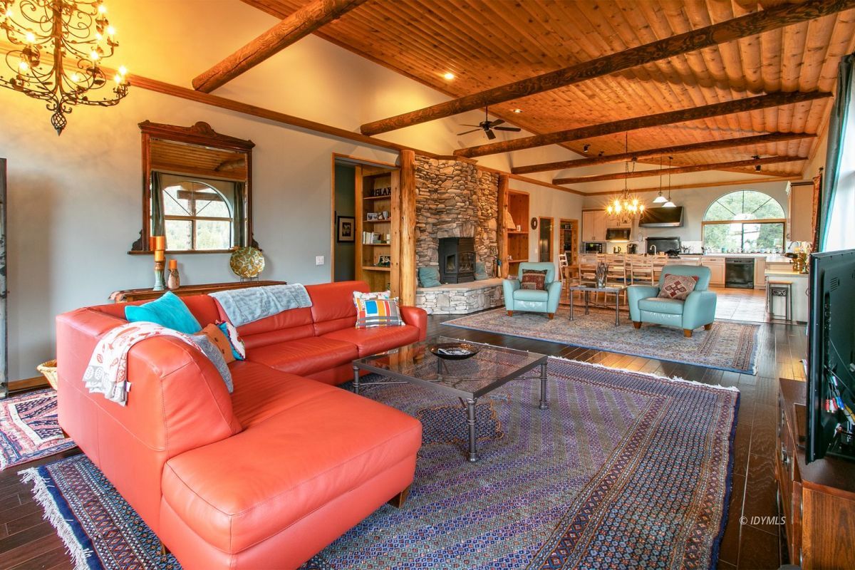 54850 Chipmunk Drive Idyllwild, CA 92549 - Photo 13 of 44 a outdoor living space with furniture and a flat screen tv