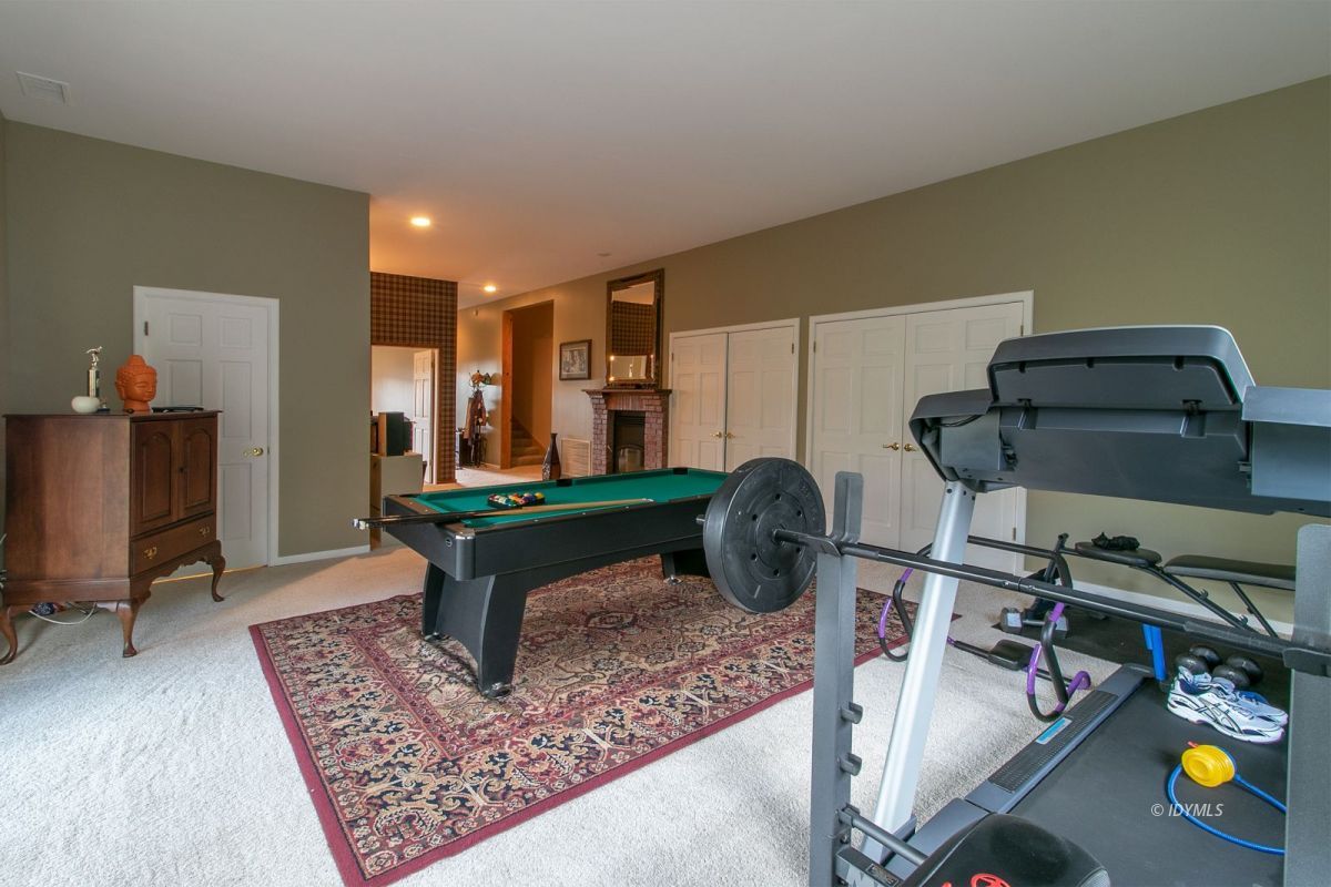 54850 Chipmunk Drive Idyllwild, CA 92549 - Photo 35 of 44 a living room with furniture and a wooden floor
