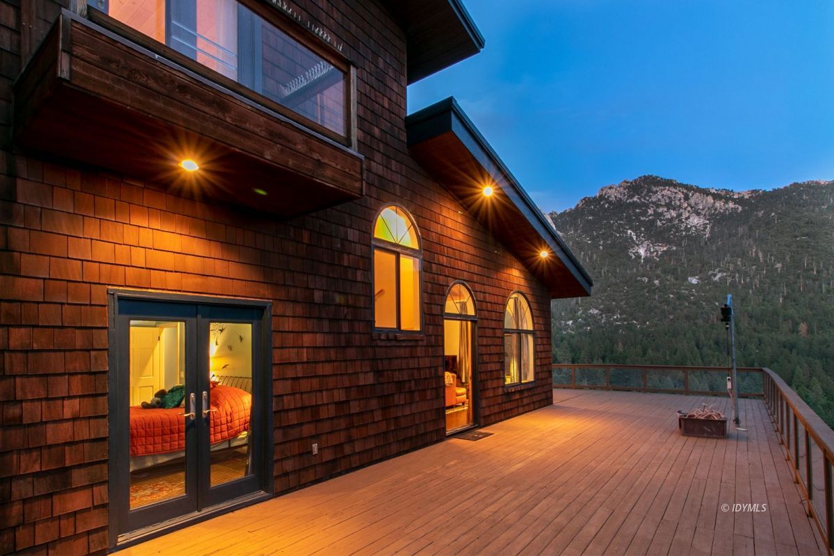 54850 Chipmunk Drive Idyllwild, CA 92549 - Photo 4 of 44 a view of swimming pool with a backyard