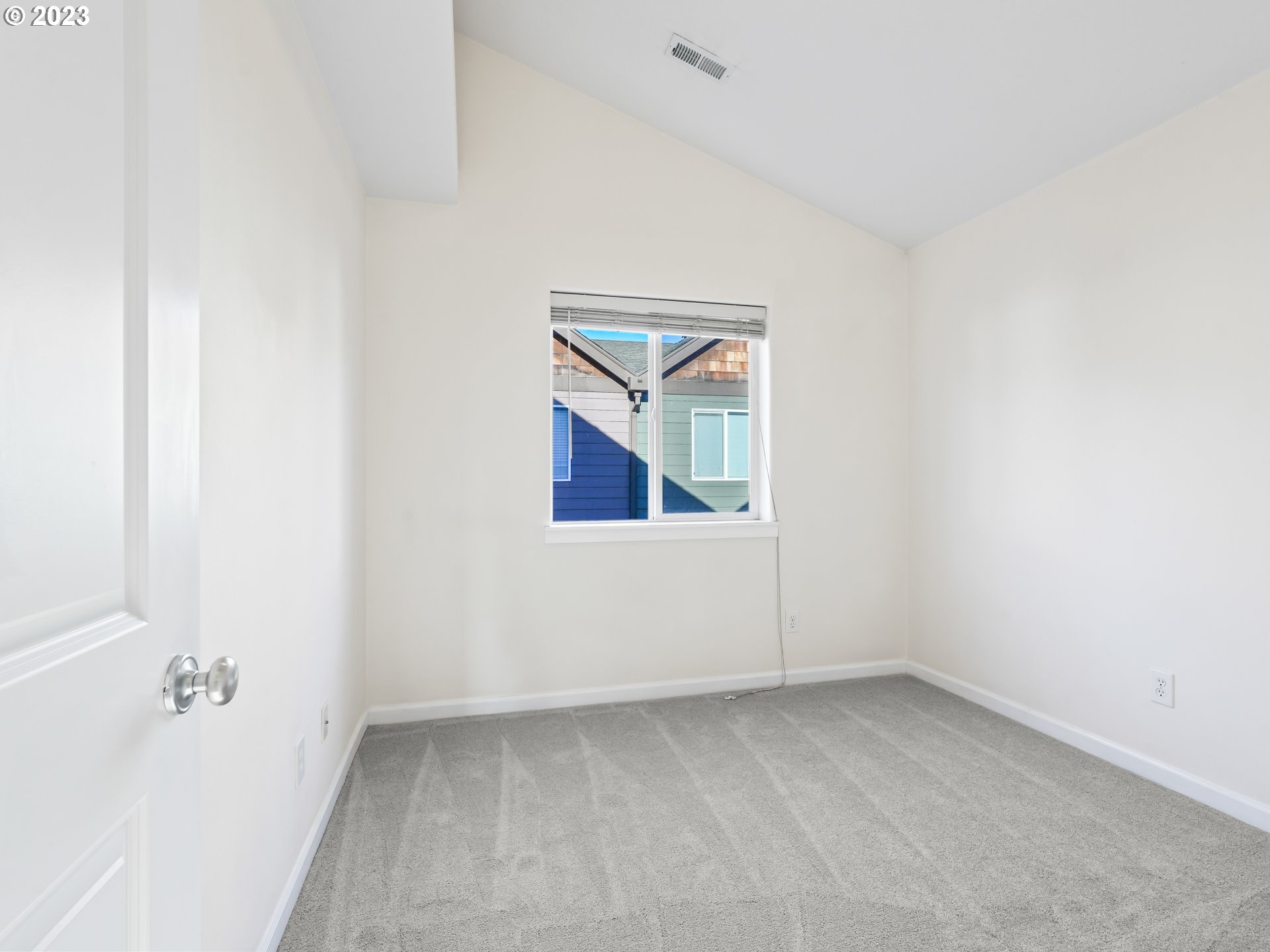 1253 Southwest 162nd Avenue Beaverton, OR 97006 - Photo 28 of 48 an empty room with a window