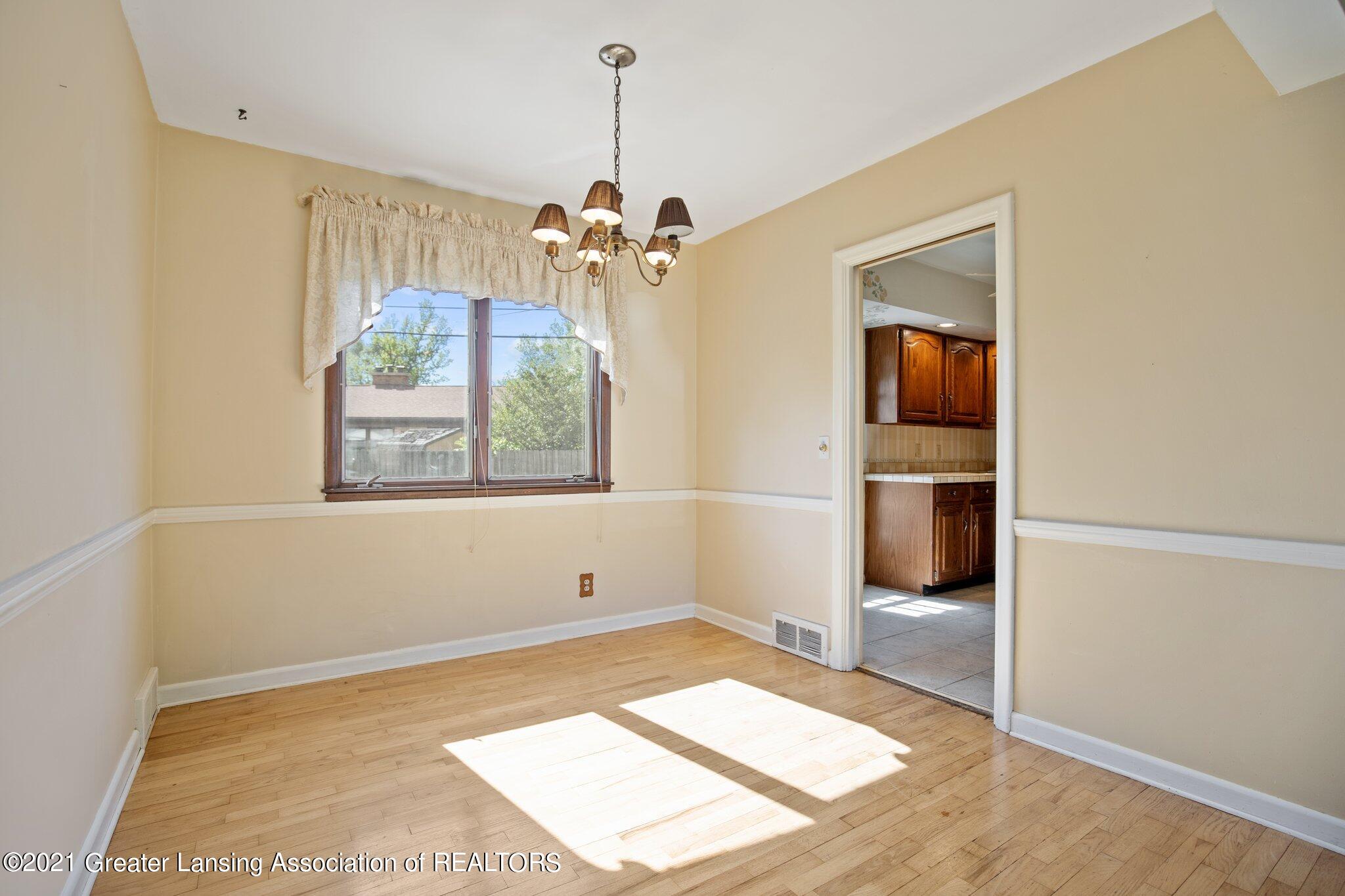 2310 Chatham Road Lansing, MI 48910 - Photo 11 of 24 11-web-or-mls-1P6A7883