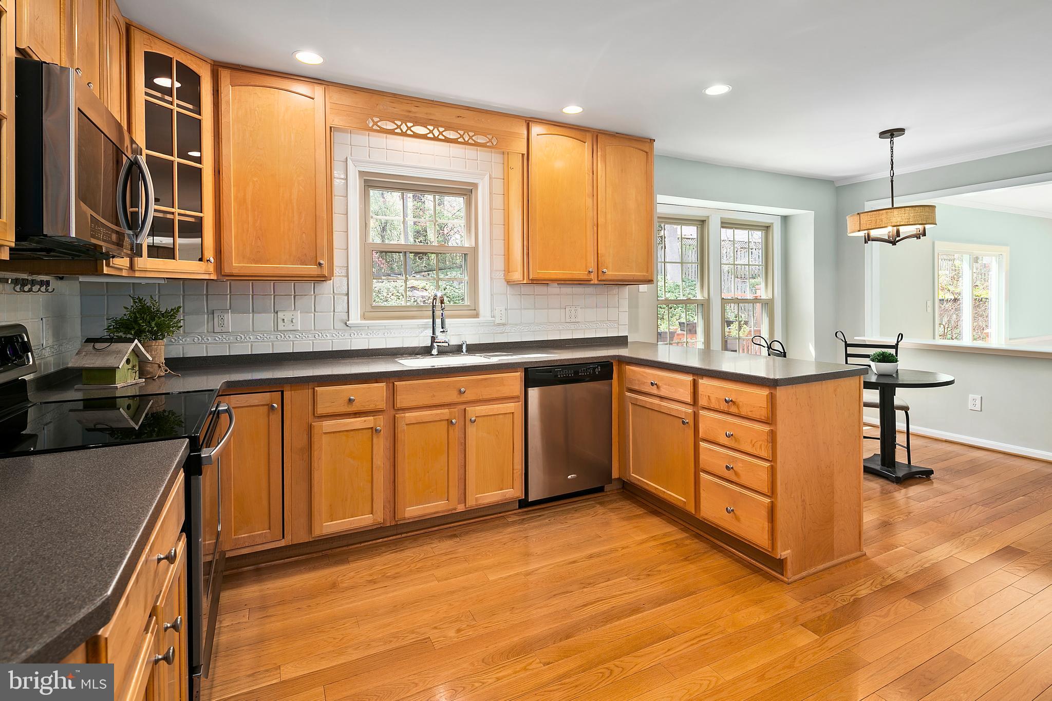 7018 Flax Street Springfield, VA 22152 - Photo 9 of 36 Gallery Image 9