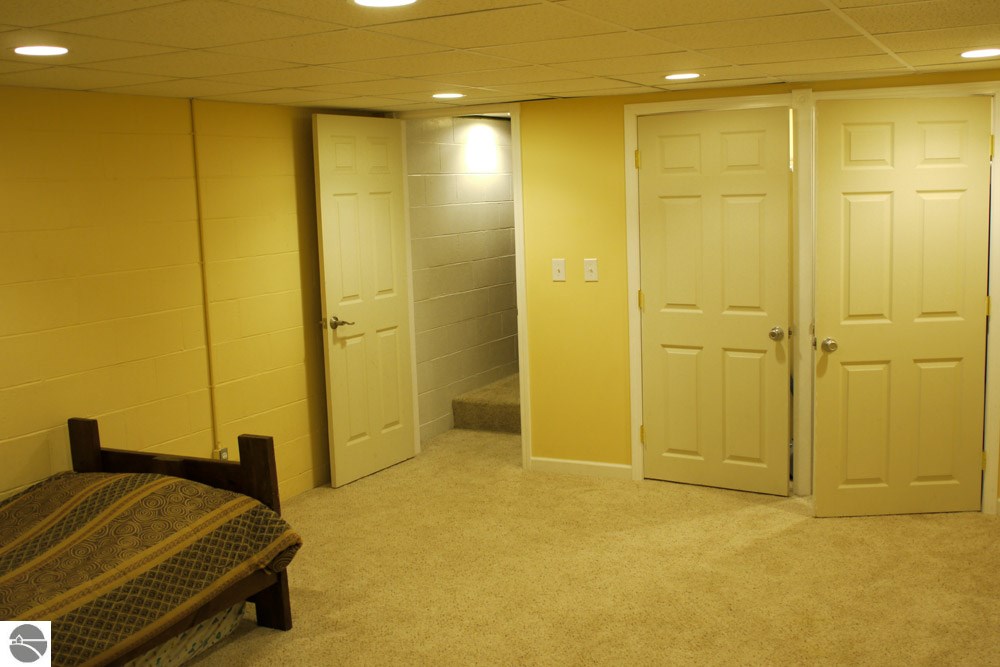 155 North Estates Road Gaylord, MI 49735 - Photo 23 of 25 1778121-22.JPG