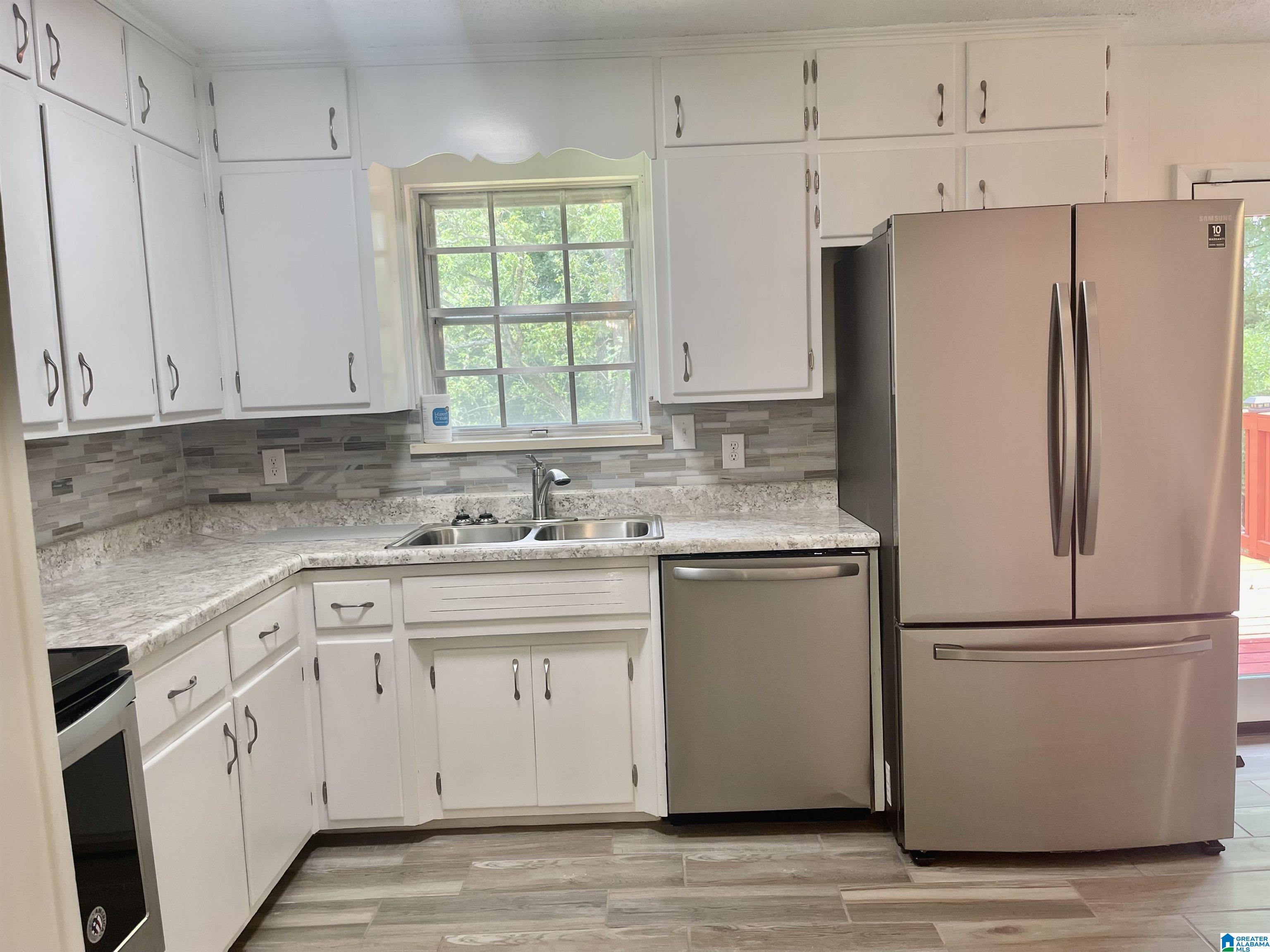 305 Forest Lane Adamsville, AL 35005 - Photo 8 of 29