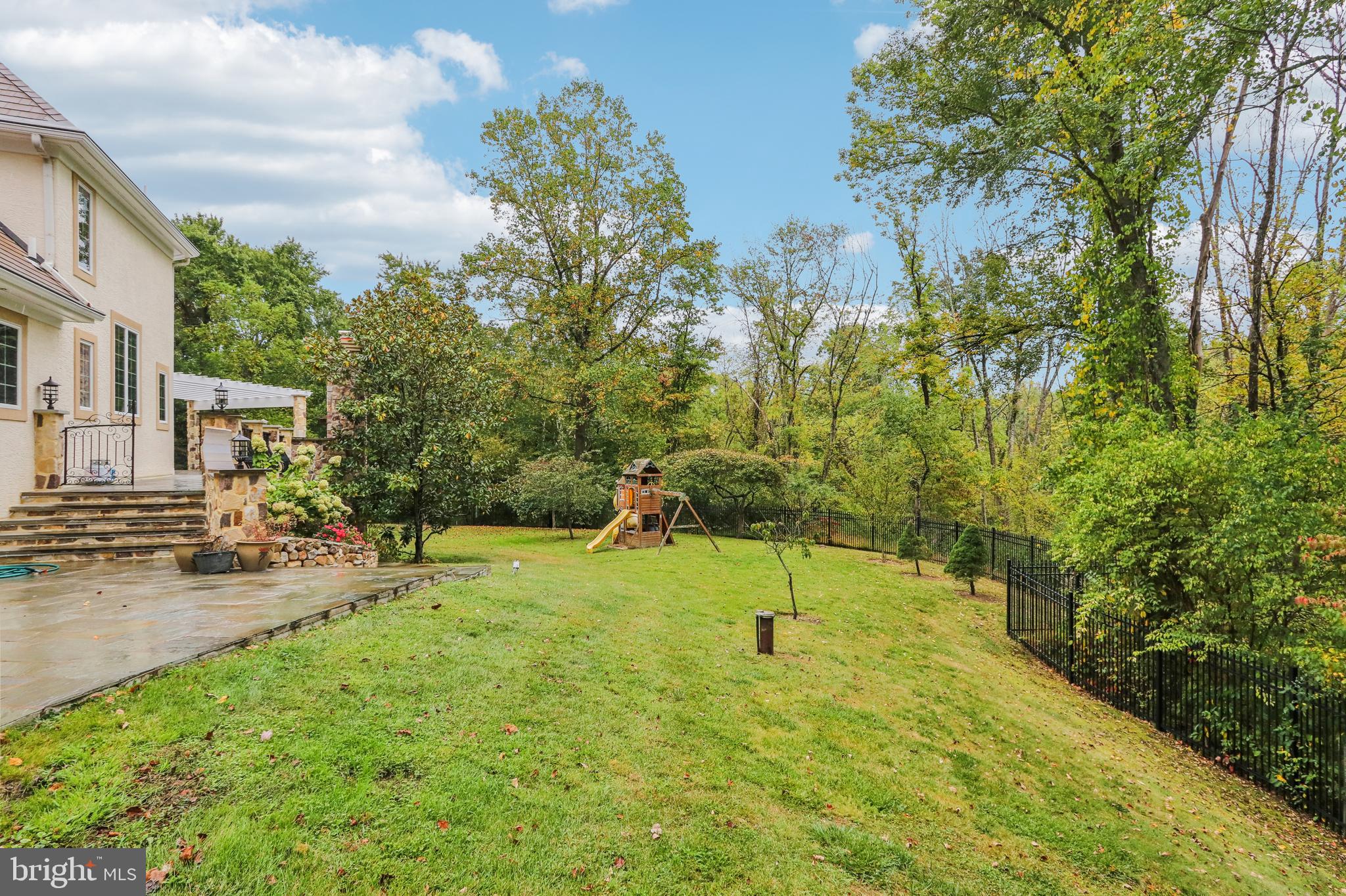 6007 Goshen Road Newtown Square, PA 19073 - Photo 6 of 73 Flat rear yard