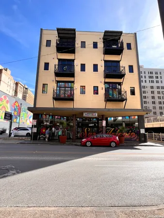 $2,500 | 214 East Travis Street, Unit 301, San Antonio, TX 78205