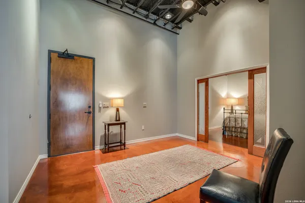 $2,500 | 214 East Travis Street, Unit 301, San Antonio, TX 78205