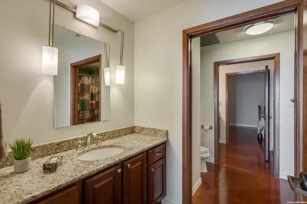 $2,500 | 214 East Travis Street, Unit 301, San Antonio, TX 78205