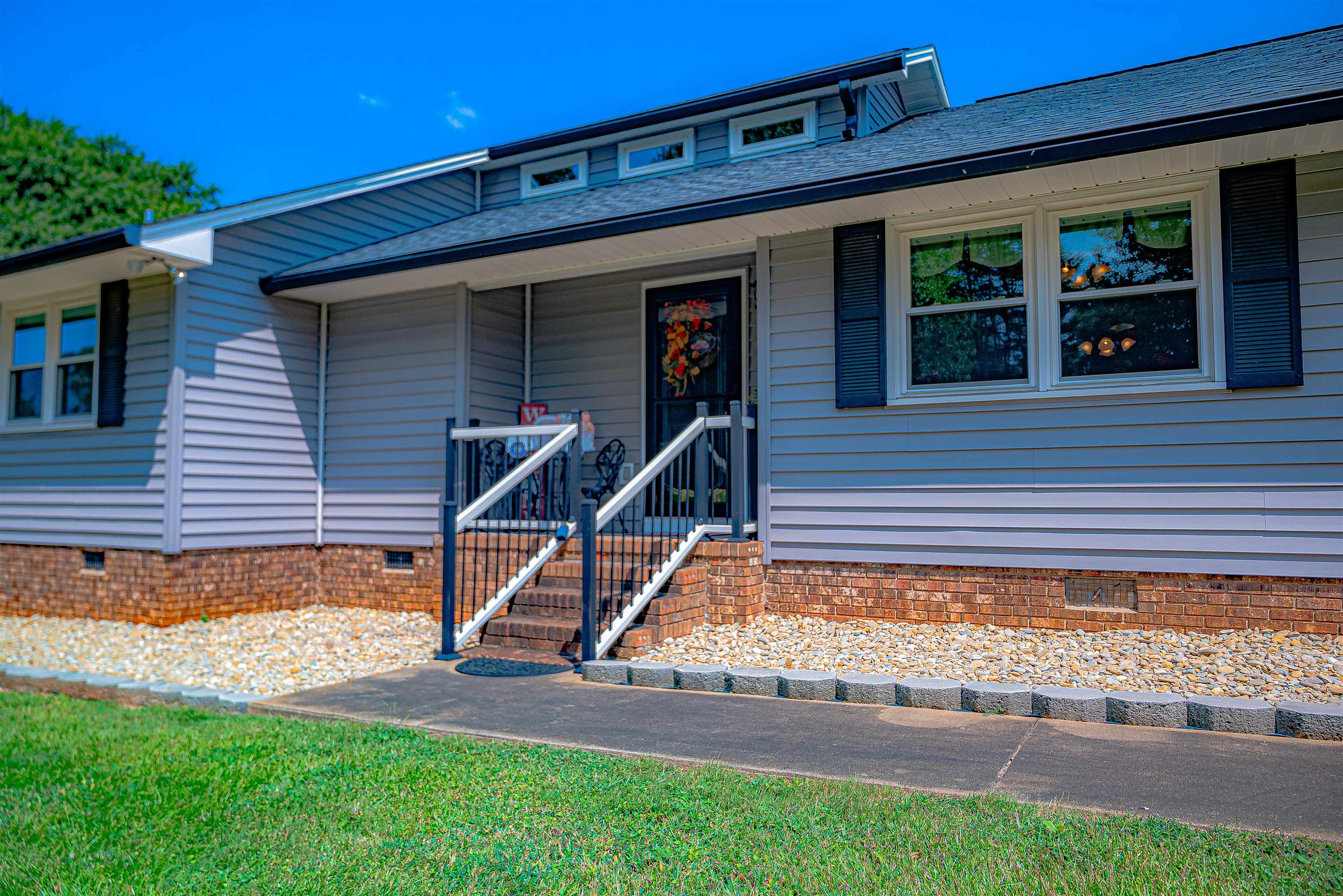 174 Grandview Drive Inman, SC 29349 - Photo 2 of 23