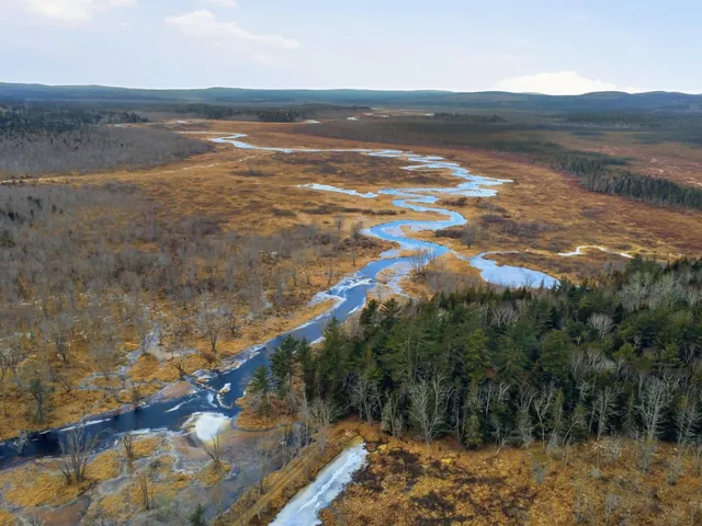 $45,000 | 12 Maple Grv Road, Lee, ME 04455