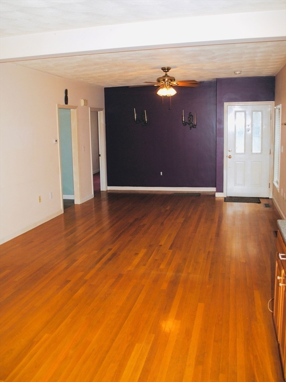 40 Wright Street Stoneham, MA 02180 - Photo 6 of 23