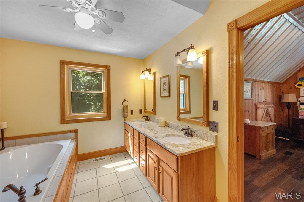 2276 Old Fredericktown Road Farmington, MO 63640 - Photo 33 of 75