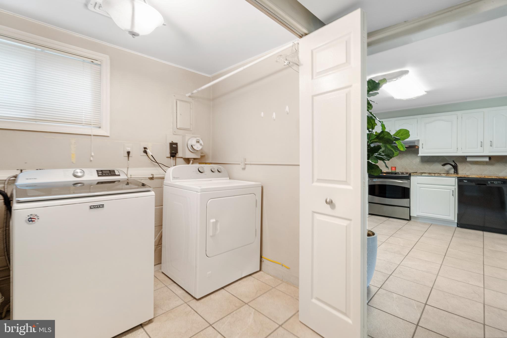 1210 Dulaney Valley Road Towson, MD 21286 - Photo 13 of 32 Laundry area
