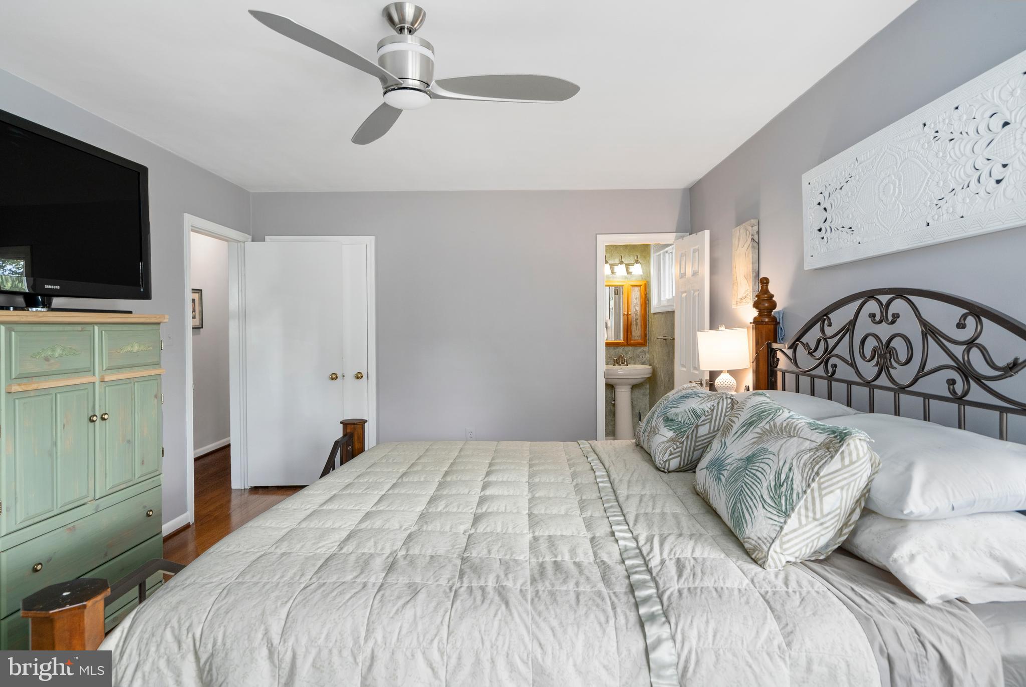 1210 Dulaney Valley Road Towson, MD 21286 - Photo 17 of 32 Spacious Primary Suite