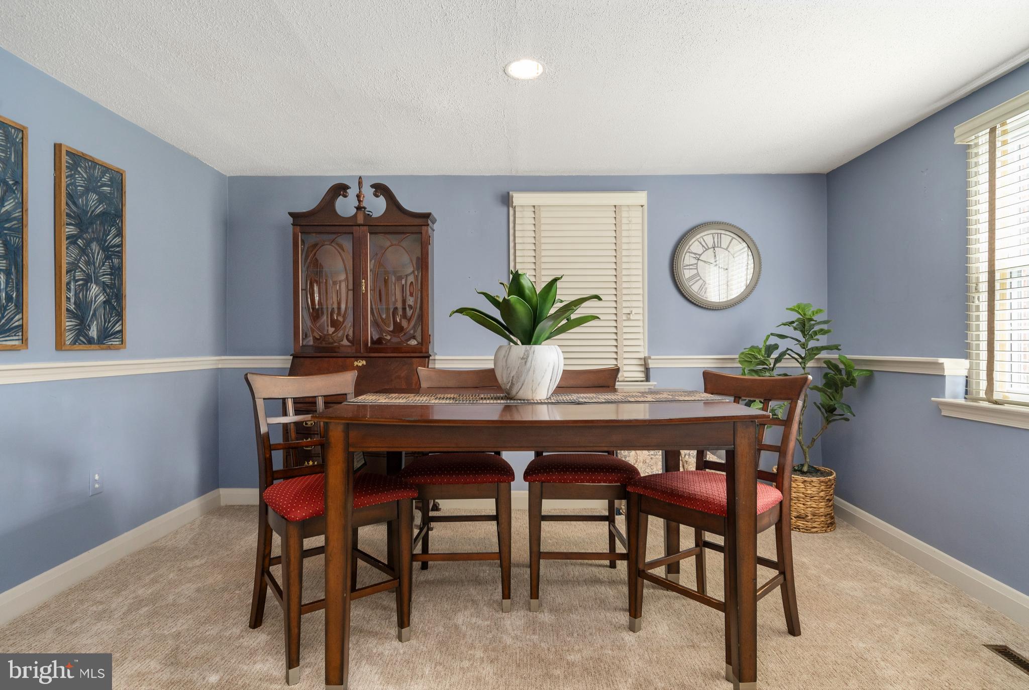 1210 Dulaney Valley Road Towson, MD 21286 - Photo 8 of 32 Great Space for Family Dinners