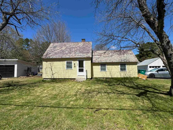 $2,400 | 489 Elm Street, Keene, NH 03431