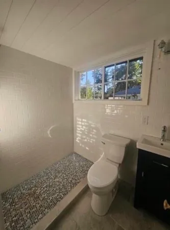$2,400 | 489 Elm Street, Keene, NH 03431