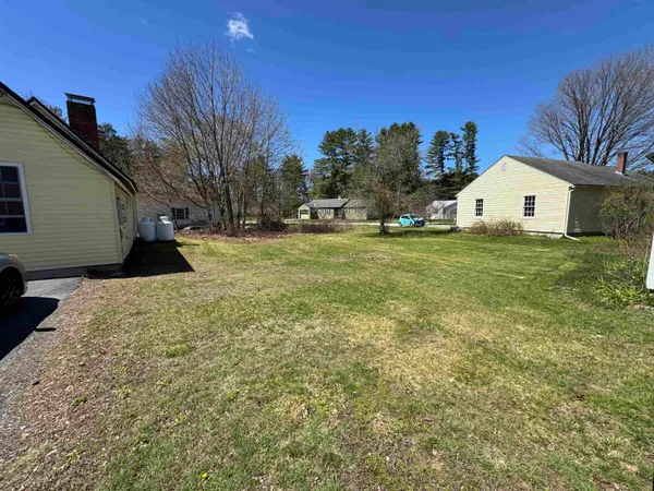 $2,400 | 489 Elm Street, Keene, NH 03431