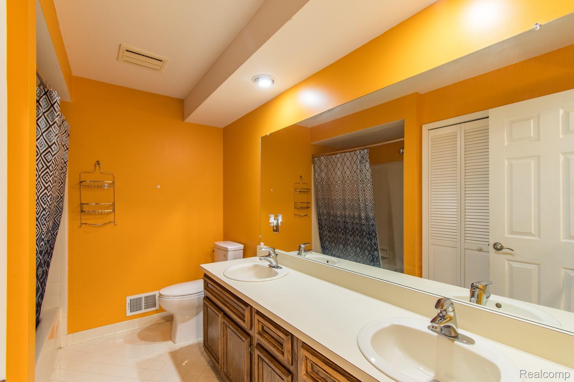 2604 Winter Park Road Rochester, MI 48309 - Photo 34 of 48 Winter Park-120.jpg