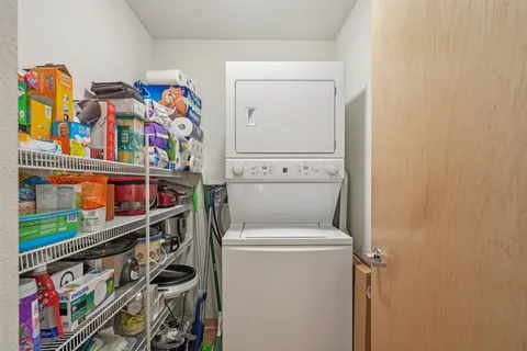 $649,900 | 106 West Seeboth Street, Unit 908, Milwaukee, WI 53204