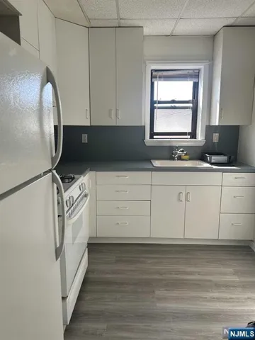 $1,850 | 372 Queen Anne Road, Unit 370, Teaneck, NJ 07666