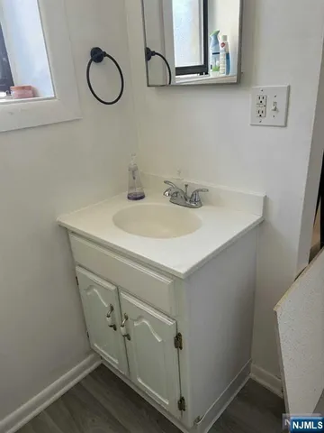 $1,850 | 372 Queen Anne Road, Unit 370, Teaneck, NJ 07666