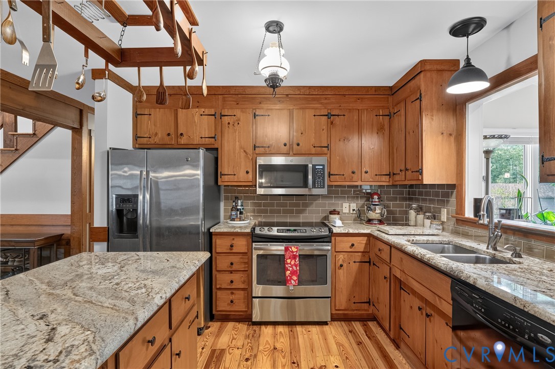 704 Spring Valley Road Colonial Heights, VA 23834 - Photo 10 of 40