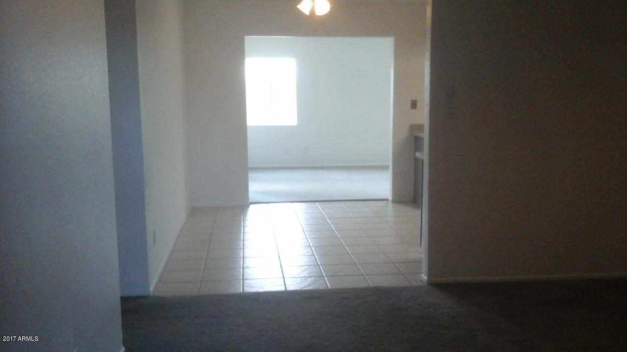 907 West Utopia Road Phoenix, AZ 85027 - Photo 13 of 18 20170525_081733