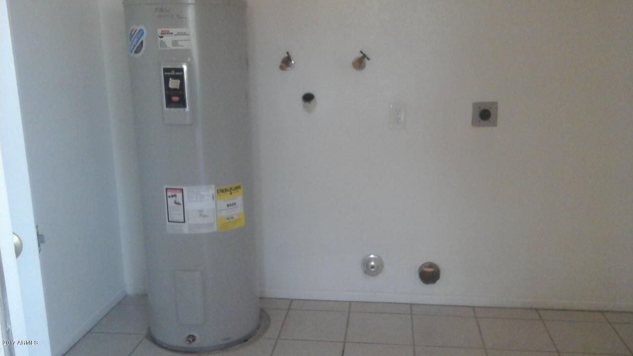 907 West Utopia Road Phoenix, AZ 85027 - Photo 8 of 18 Spacious laundry room