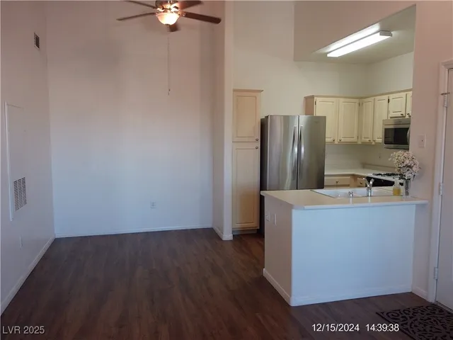 $1,250 | 855 North Stephanie Street, Unit 2526, Henderson, NV 89014