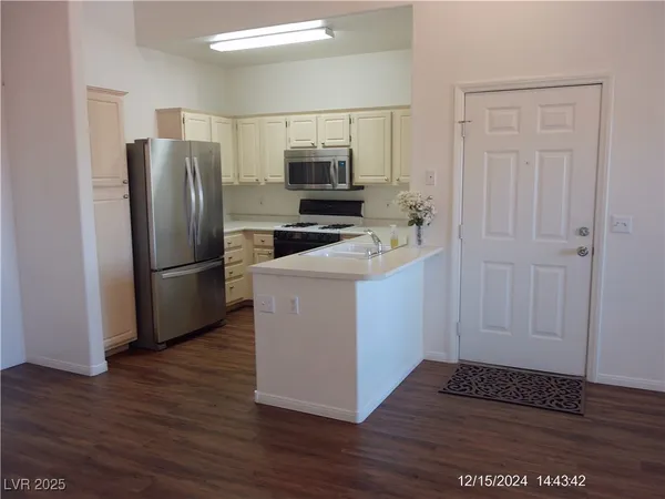 $1,250 | 855 North Stephanie Street, Unit 2526, Henderson, NV 89014