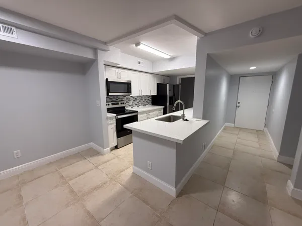 $2,200 | 5760 Rock Island Road, Unit 309, Tamarac, FL 33319