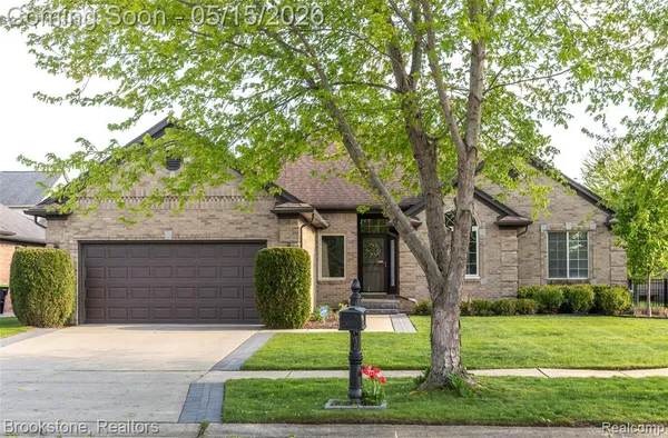 $480,000 | 21340 Bunker Drive, Macomb, MI 48042