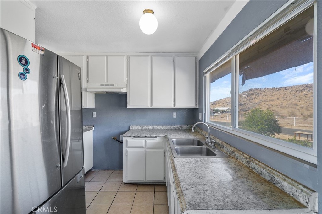 15975 Serrano Road Apple Valley, CA 92307 - Photo 12 of 35