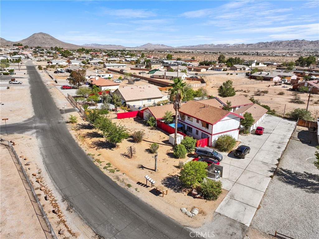 15975 Serrano Road Apple Valley, CA 92307 - Photo 7 of 35
