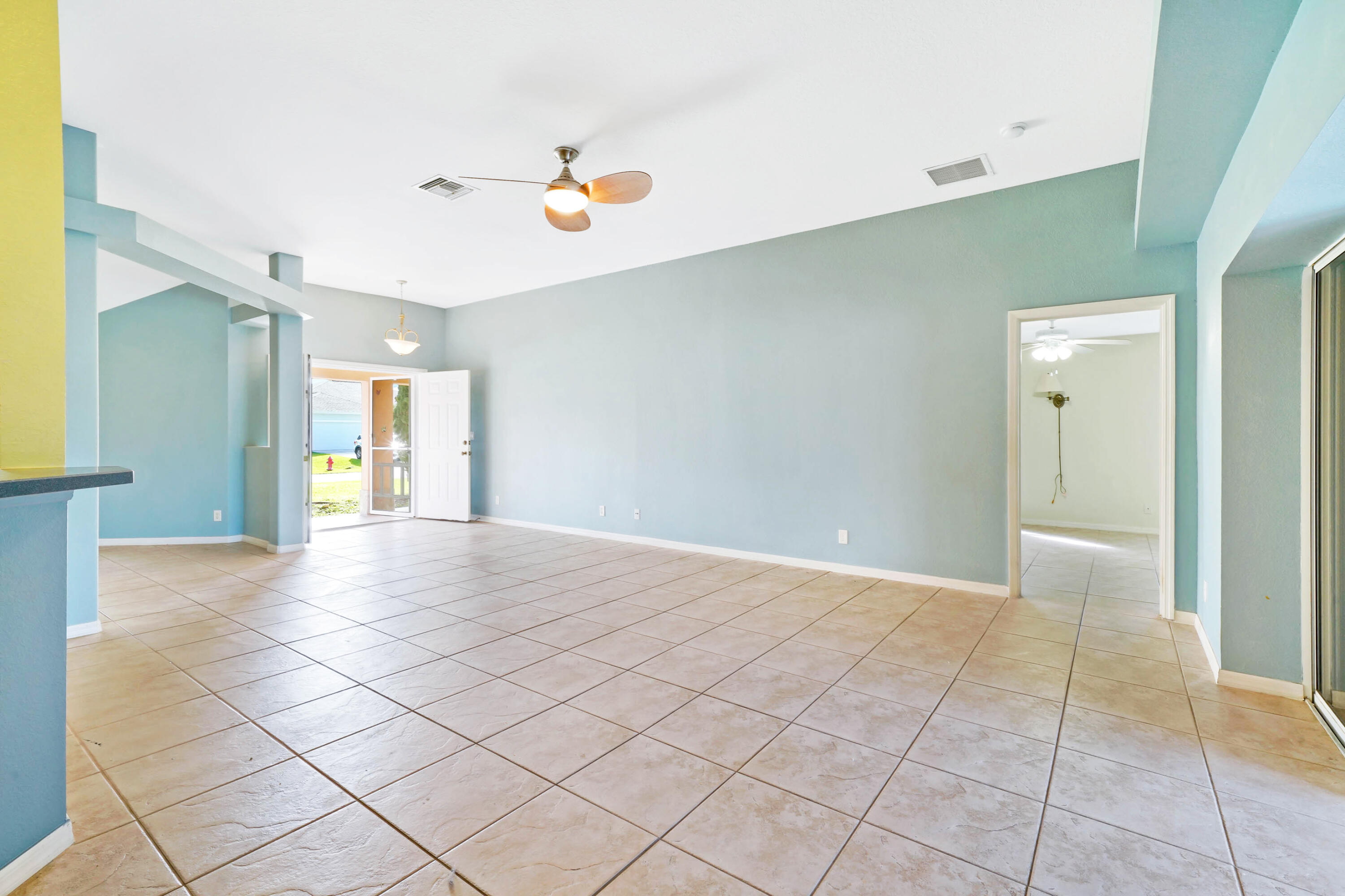 4310 Southwest Jarmer Road Port St. Lucie, FL 34953 - Photo 6 of 30 living room