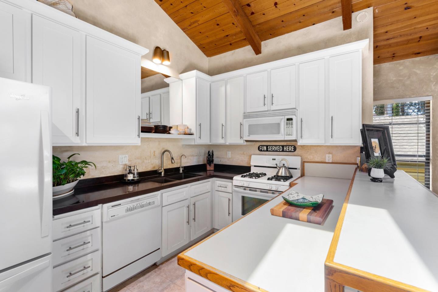 6107 Abbey Road Aptos, CA 95003 - Photo 5 of 21 Gallery Image 5